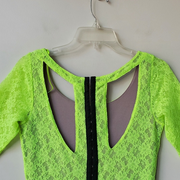 Silence + Noise Neon Lace Dress - Picture 12 of 15